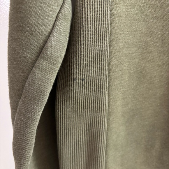 Carhartt Relaxed fit Mid weight crewneck- Fall/2021 - Picture 6 of 10